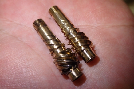 PC200057_pinion.jpg